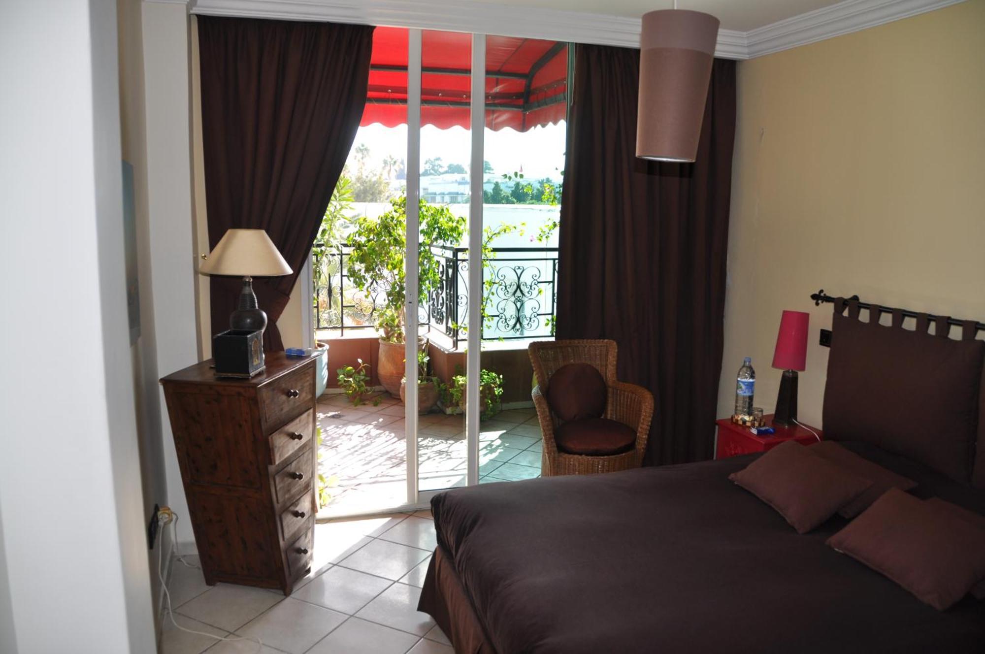 Appartement Agreable Avec 2 Tres Belles Terrasses Au Coeur De Rabat Exteriör bild